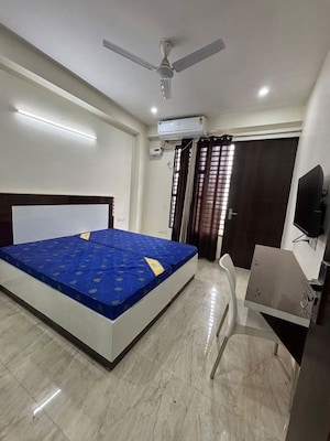 Bedroom in 2 BHK Builder Floor at Sector 31 – for Rent