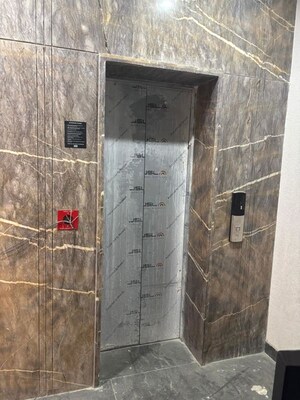 Bathroom in 3.5 BHK Builder Floor at South City 2 – for Sale