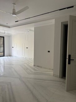 3.5 BHK + Servant Room Builder Floor For Sale in South City 2