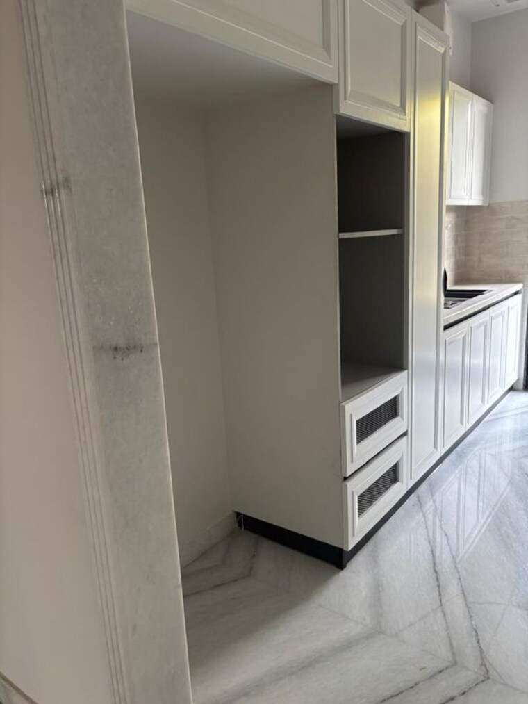 Room, south city 2 3.5 Bedroom 2160 Sq.Ft. Builder Floor In South City 2 Gurgaon 10200978
