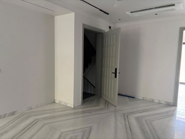 Room, south city 2 3.5 Bedroom 2160 Sq.Ft. Builder Floor In South City 2 Gurgaon 10200978