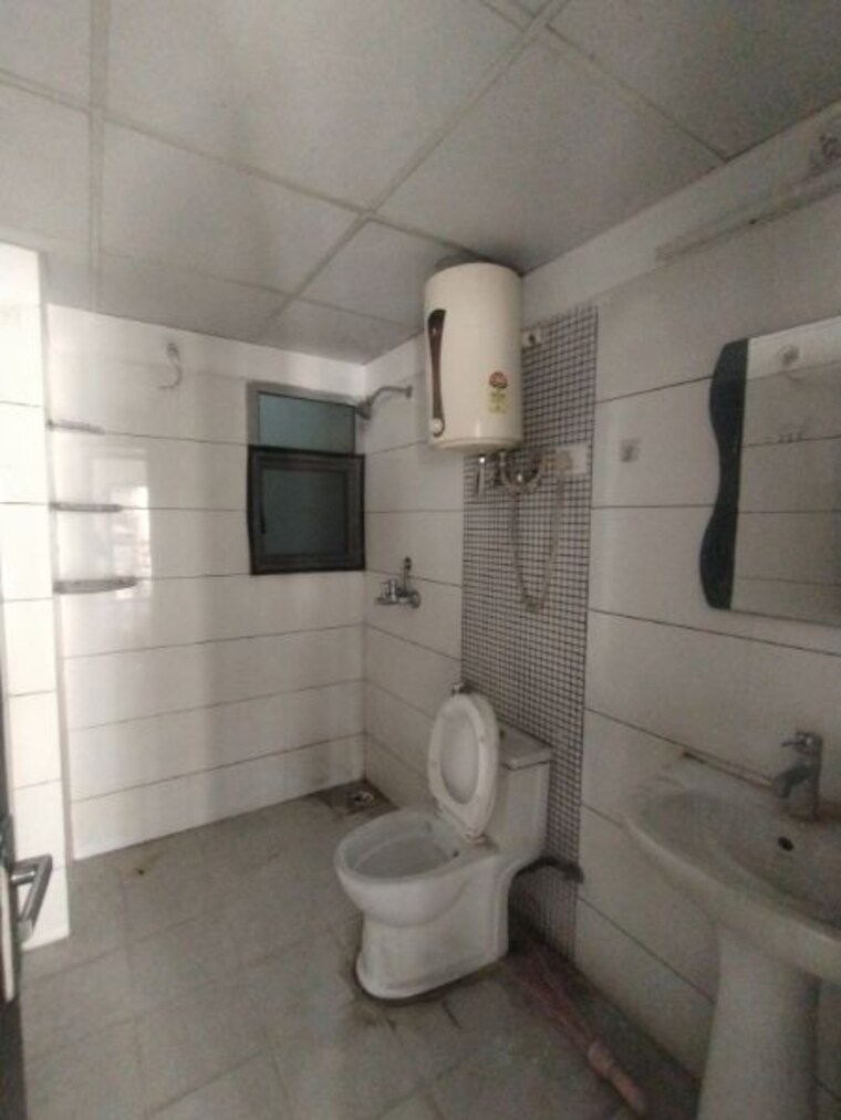 Bathroom, gulshan-bellina 3 Bedroom 791 Sq.Ft. Apartment In Sector 16 Greater Noida Greater Noida 10200990