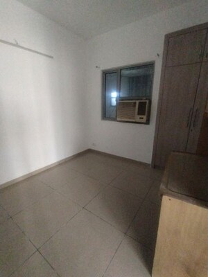 Room in 3 BHK Apartment at Gulshan Bellina, Sector 16 Greater Noida – for Rent
