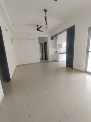 3 BHK Apartment For Rent in Gulshan Bellina, Sector 16 Greater Noida