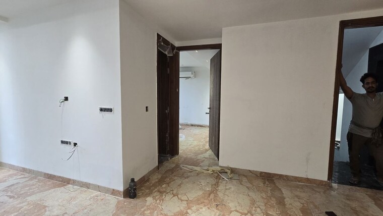 Room, sushant lok i 3.5 Bedroom 1950 Sq.Ft. Builder Floor In Sushant Lok I Gurgaon 10200998