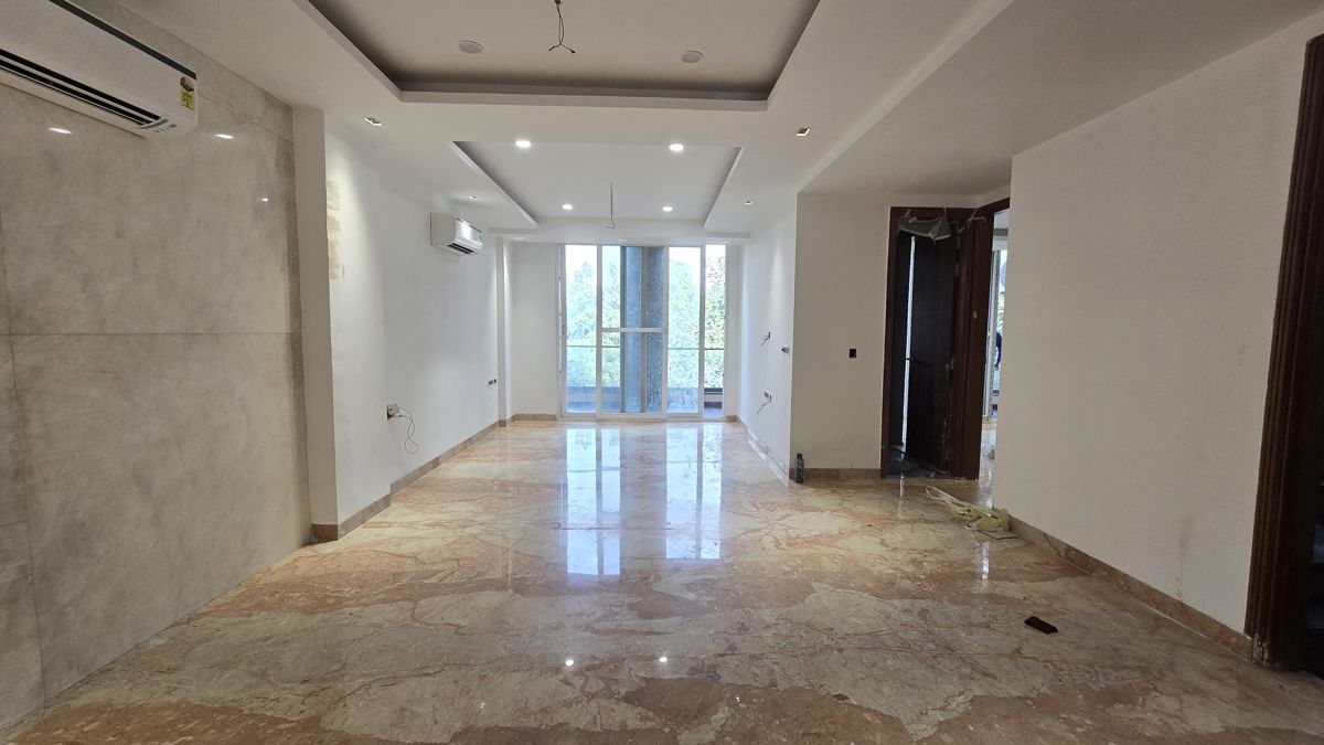 3.5 BHK + Servant Room Builder Floor For Sale in Sushant Lok I