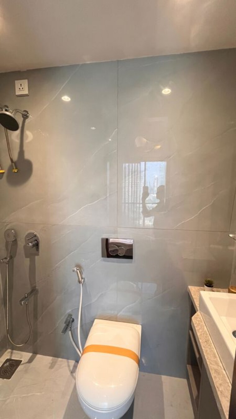 Bathroom, hubtown-celeste 2 Bedroom 330 Sq.Ft. Apartment In Worli Mumbai 10201090