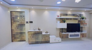 Room in 2 BHK Apartment at Sheth Avalon, Laxmi Nagar – for Sale