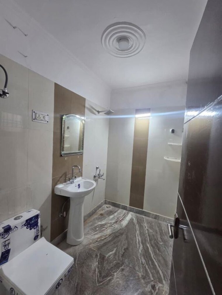 Team Area, green fields colony 3 Bedroom 1800 Sq.Ft. Builder Floor In Green Fields Colony Faridabad 10201116