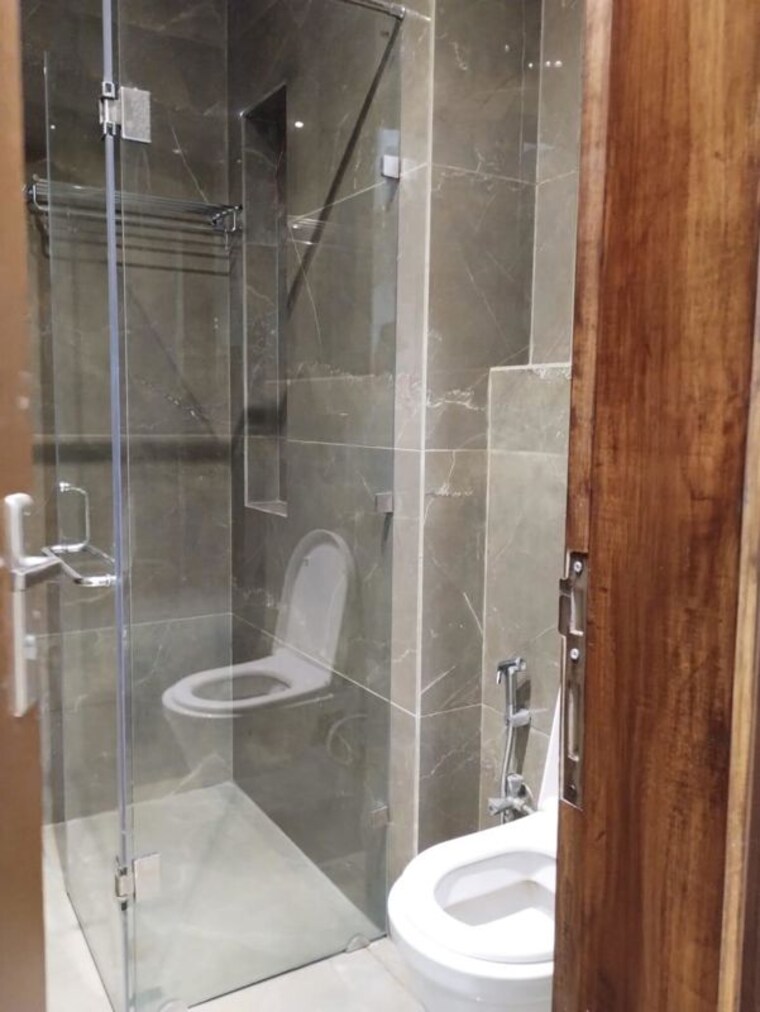Bathroom, pioneer-araya 4 Bedroom 4690 Sq.Ft. Apartment In Sector 62 Gurgaon 10201123
