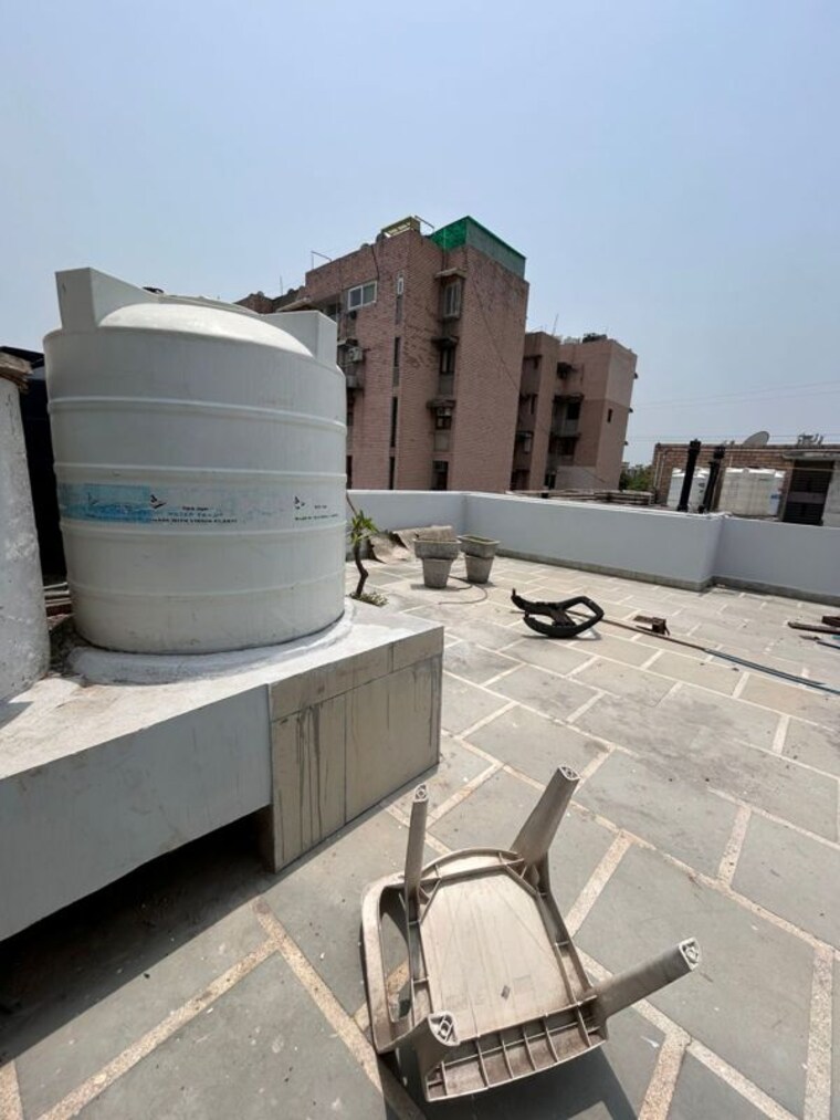 Terrace, rohini sector 13 3 Bedroom 1250 Sq.Ft. Apartment In Rohini Sector 13 Delhi 10201106