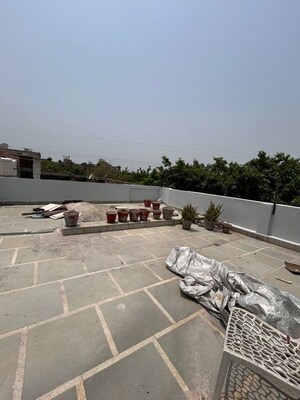 Team Area in 3 BHK Apartment at Rohini Sector 13 – for Sale