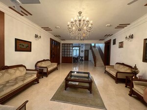 6+ BHK Villa For Sale in Halasuru