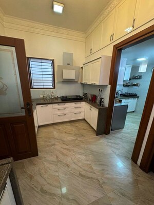 Kitchen in 6+ BHK Villa at Halasuru – for Sale