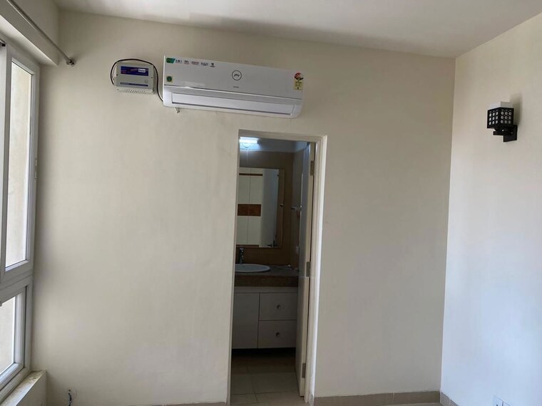 Room, emaar-emerald-estate 3 Bedroom 1310 Sq.Ft. Apartment In Sector 65 Gurgaon 10201172