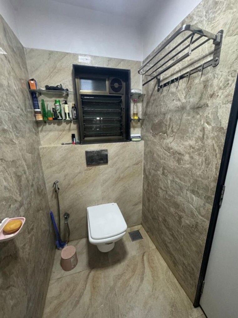 Bathroom, arjun-smurti-apartments 2 Bedroom 650 Sq.Ft. Apartment In Goregaon West Mumbai 10201175