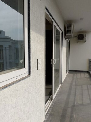 Building Lobby in 3 BHK Builder Floor at Sector 39 – for Rent