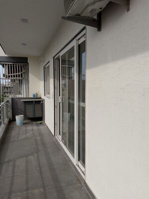 Balcony in 3 BHK Builder Floor at Sector 40 – for Rent