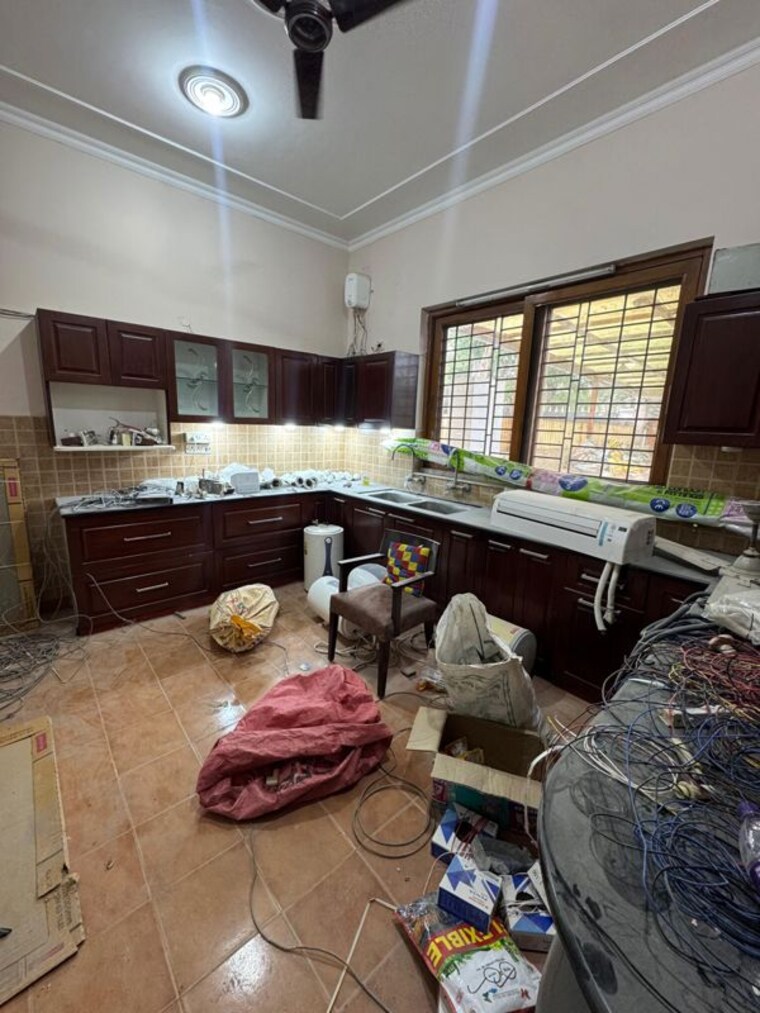  Parking, sector 21c 5 Bedroom 500 Sq.Yd. Independent House In Sector 21c Faridabad 10183253