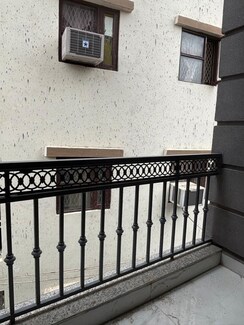 1 RkBuilder Floor For Rent in Saket