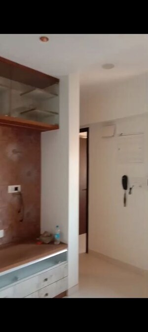 1.5 BHK Apartment For Rent in Lodha Splendora, Ghodbunder Road