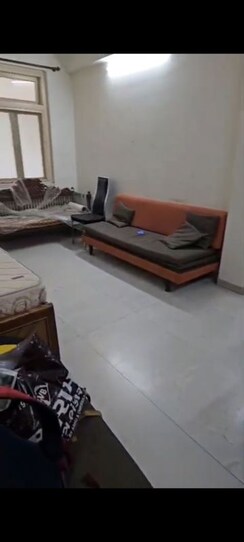 1 BHK Apartment For Rent in Vile Parle West