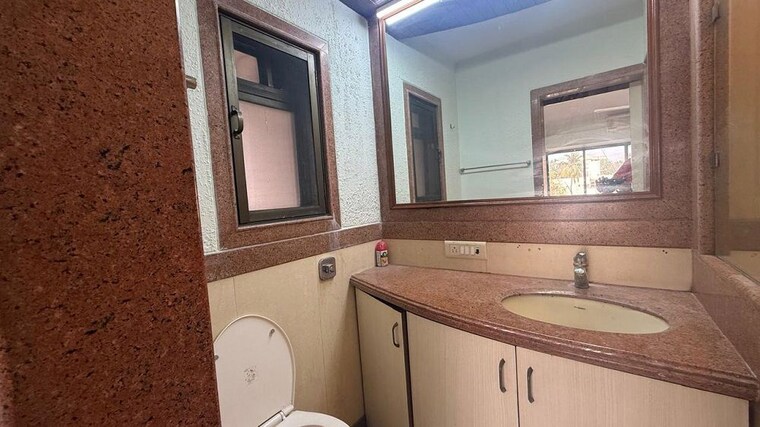 Bathroom, bandra west 3 Bedroom 1400 Sq.Ft. Apartment In Bandra West Mumbai 10201319