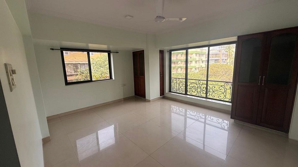 3 BHK + Pooja Room Apartment For Rent in Bandra West