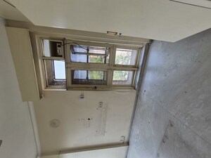 Furnished Amenities in 3.5 BHK Builder Floor at Mayur Vihar – for Rent