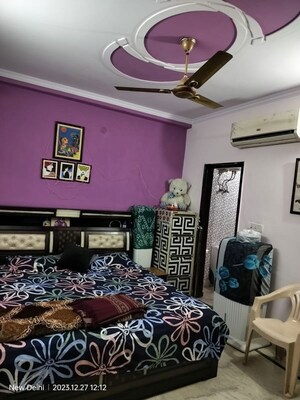 Bedroom in 3 BHK Builder Floor at Dashrath Puri – for Sale