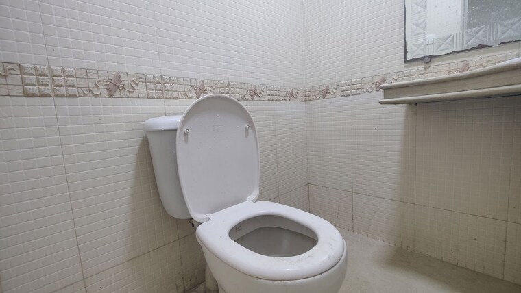 Bathroom, signature-global-city-81 2 Bedroom 1100 Sq.Ft. Builder Floor In Sector 81 Gurgaon 10198132