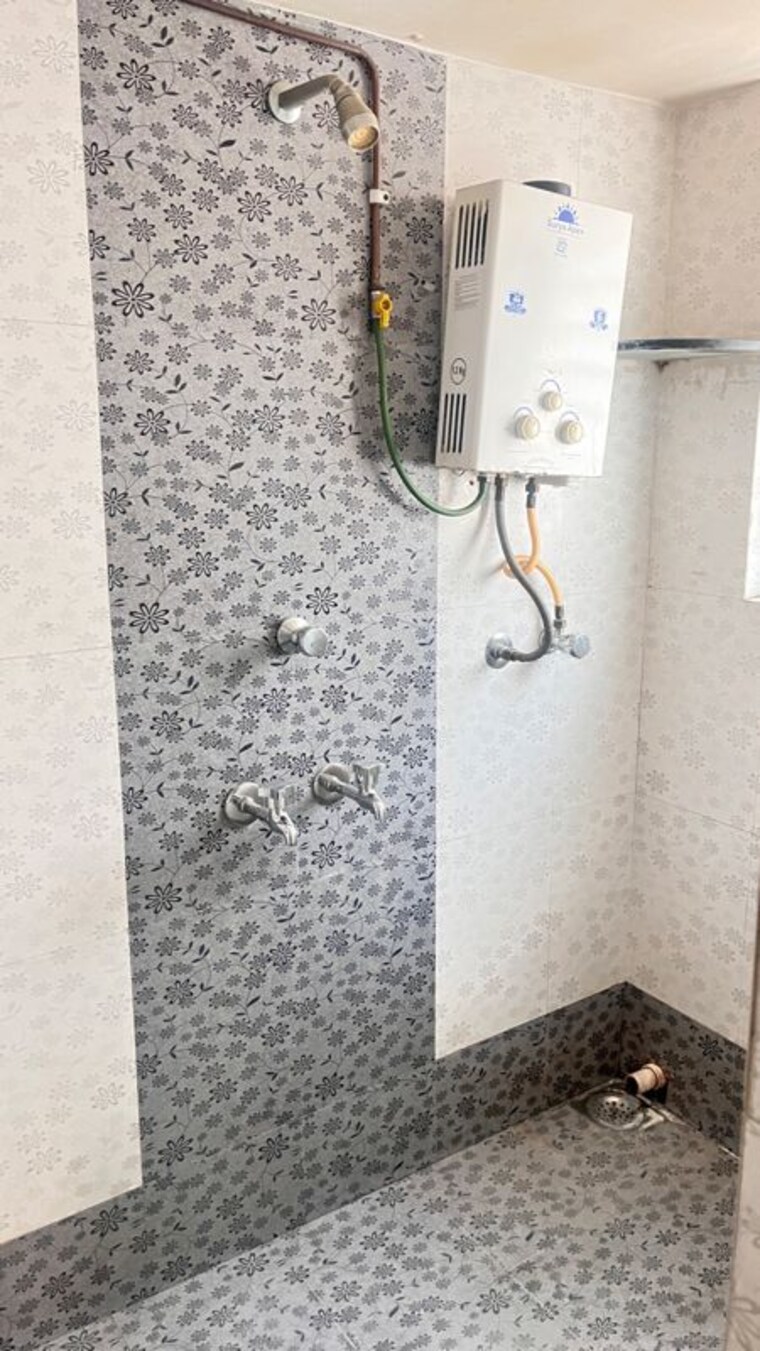 Bathroom, signature-global-city-81 2 Bedroom 1100 Sq.Ft. Builder Floor In Sector 81 Gurgaon 10198125