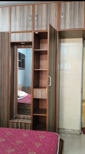 Room in 2 BHK Apartment at Fairmont La Paradiso, Santacruz East – for Rent