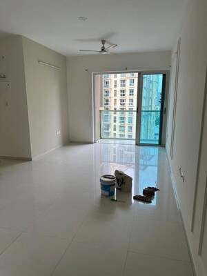 Living Room in 2 BHK Apartment at Sheth Vasant Lawns, Laxmi Nagar – for Rent