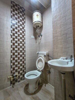 2 BHK Builder Floor For Sale in Saket