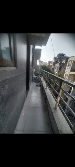 Balcony in 1 RK Builder Floor at Ansal Sushant Lok I, Sector 43 – for Rent