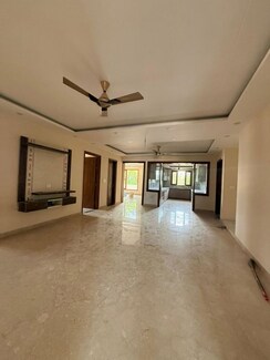 4 BHK + Pooja Room,Servant Room,Study Room,Extra Room Builder Floor For Rent in Sector 21C