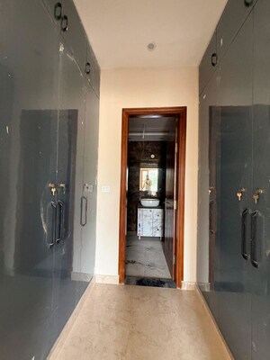 Building Lobby in 4 BHK Builder Floor at Sector 21c – for Rent