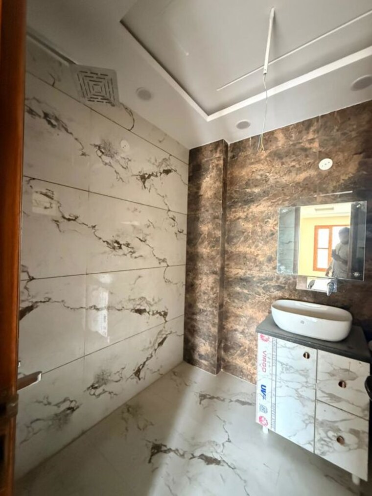 Kitchen, sector 21c 4 Bedroom 350 Sq.Yd. Builder Floor In Sector 21c Faridabad 10201468