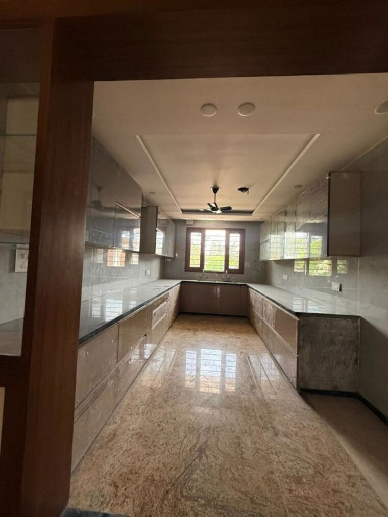 Kitchen, sector 21c 4 Bedroom 350 Sq.Yd. Builder Floor In Sector 21c Faridabad 10201468