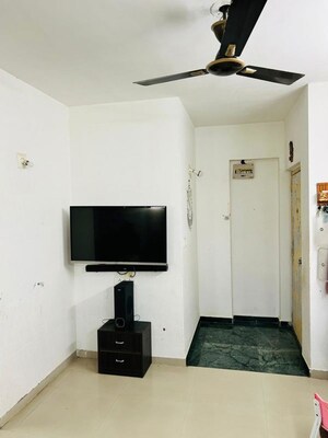 Team Area in 2 BHK Apartment at Sargasan – for Sale