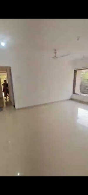 Room in 3 BHK Apartment at Poseidon Apartment, Andheri West – for Rent