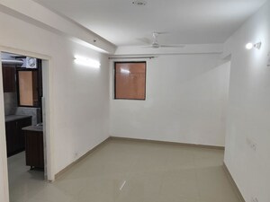 Room in 2 BHK Apartment at RG Luxury Homes, Sector 16b Greater Noida – for Rent