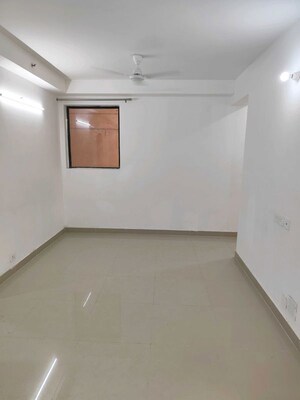 Room in 2 BHK Apartment at RG Luxury Homes, Sector 16b Greater Noida – for Rent