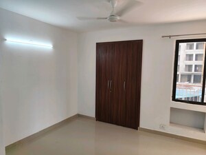 Room in 2 BHK Apartment at RG Luxury Homes, Sector 16b Greater Noida – for Rent