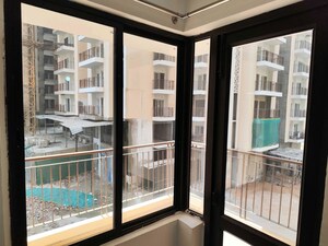 Room in 2 BHK Apartment at RG Luxury Homes, Sector 16b Greater Noida – for Rent