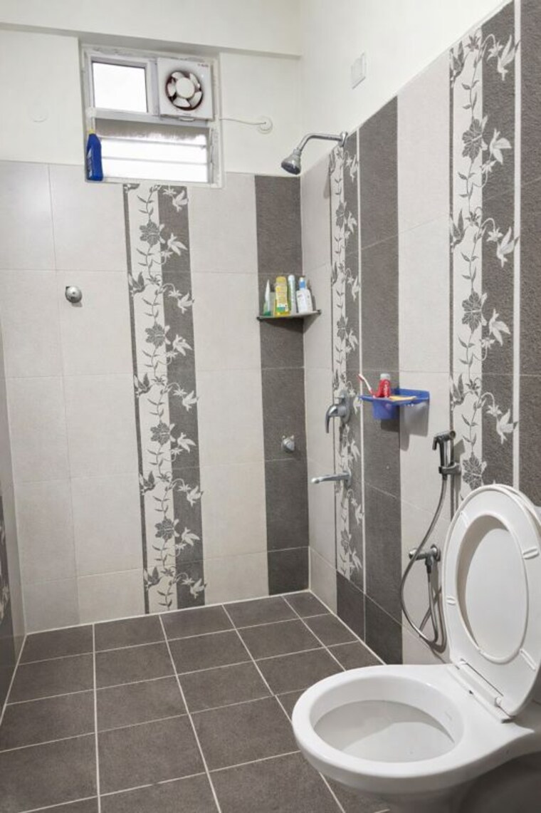 Bathroom, madhapur 3 Bedroom 2000 Sq.Ft. Builder Floor In Madhapur Hyderabad 10201636