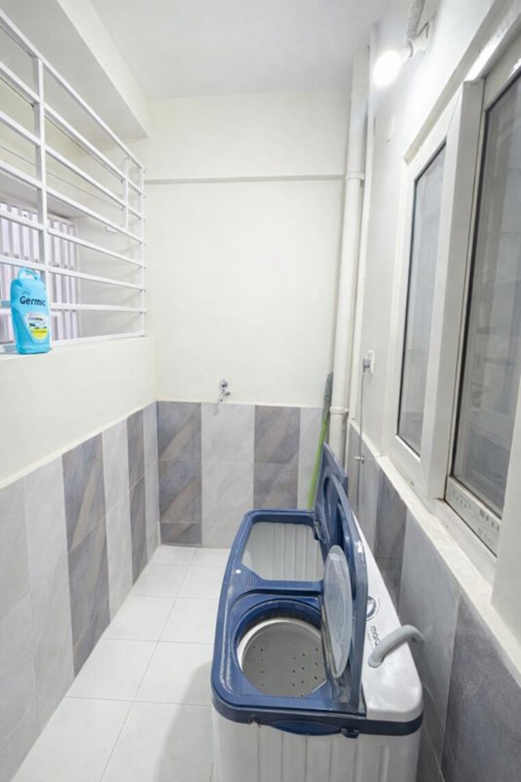 Balcony, madhapur 3 Bedroom 2000 Sq.Ft. Builder Floor In Madhapur Hyderabad 10201636