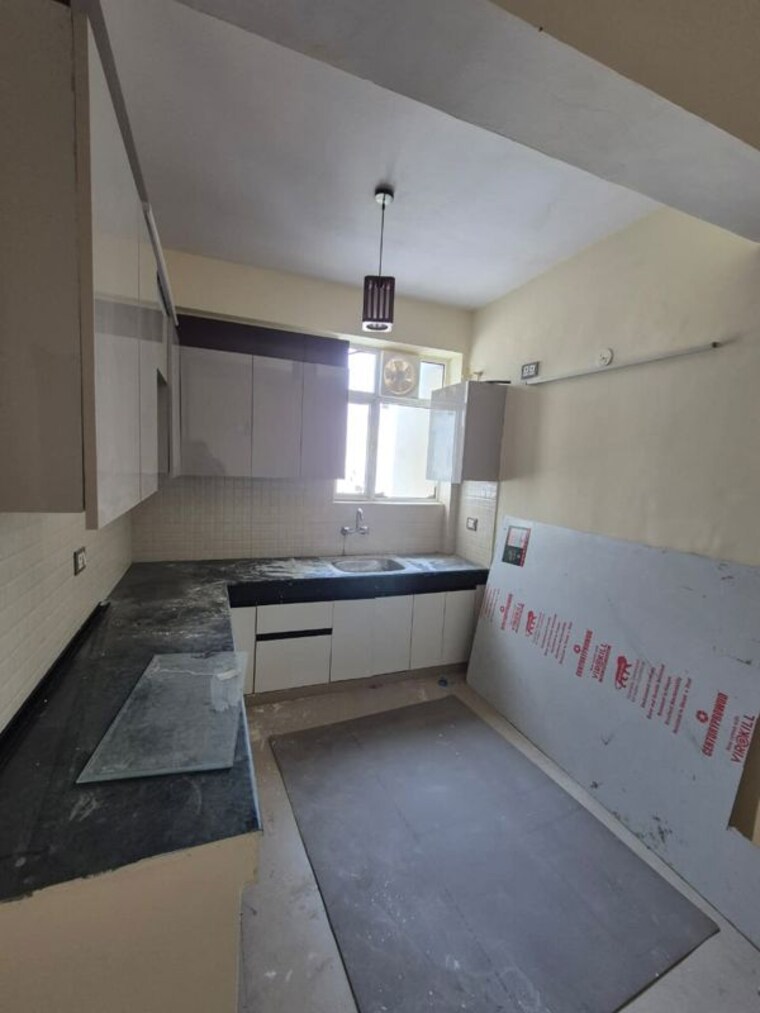 Kitchen, rof-aalayas-phase-2 3 Bedroom 864 Sq.Ft. Apartment In Sector 102 Gurgaon 10201676