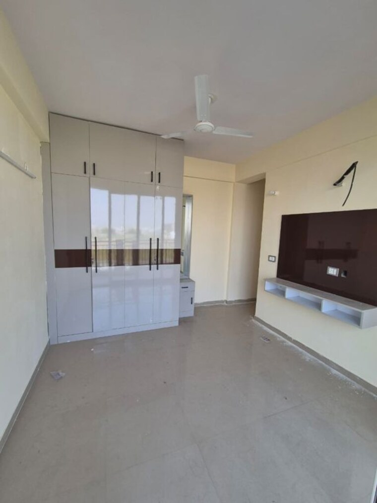 Kitchen, rof-aalayas-phase-2 3 Bedroom 864 Sq.Ft. Apartment In Sector 102 Gurgaon 10201676